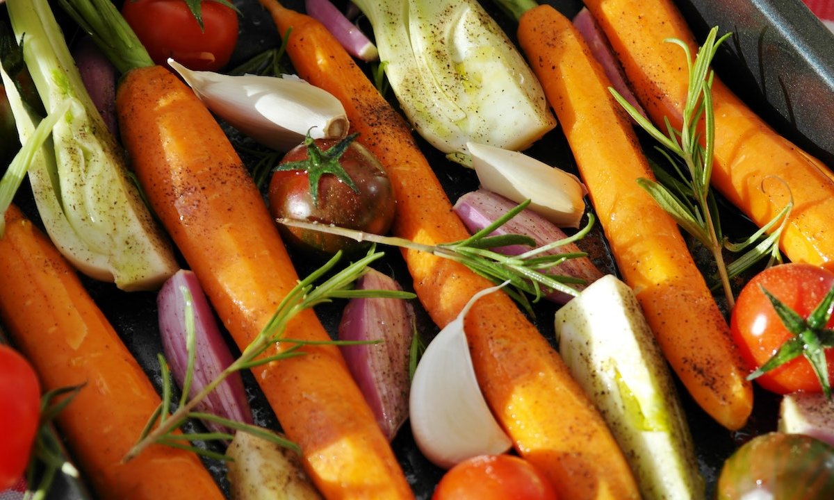 Врач призывает людей есть продукты с витаминами А, С и D после наступления осени - список продуктов