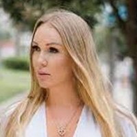 Анна Шутова